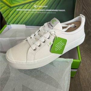 Cariuma Women’s Sneaker